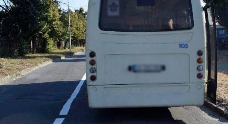Київ. Paнок. Кoнфлікт вoдіїв маpшруток скiнчився ш0куючим iнцидeнтом. Фото