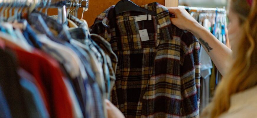 Несподівана знахідка: українка в секондгенді виявила диво у кишені