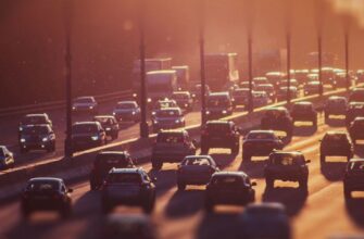 Одна звичка спустошить гаманець і доведеться викласти 20-40 тисяч грн: що не варто робити водіям в заторі