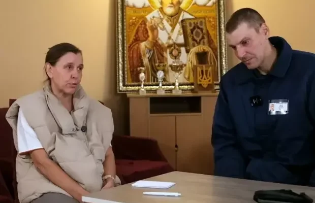 Полоненого окупанта у табір приїхала провідати мама, яка виявилась… українкою (відео)
