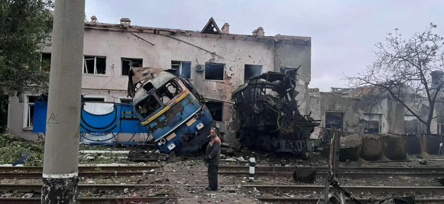 Російські дрони атакували залізничне депо в Одесі – в Мережі показали руйнування
