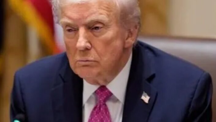 “Війна затягнеться”: Трамп повернувся до своїх старих поглядів на Росію після розмови з Путіним – The Times. Деталі — у к0ментарях 👇