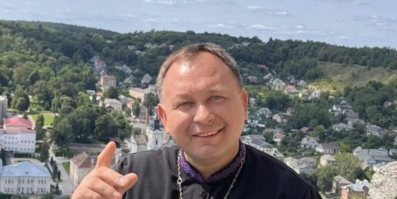 Чи потрібно влаштовувати вечерю при покійнuку: священник Філюк відповів
