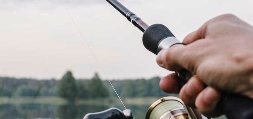 Українських рибалок почали штрафувати на тисячі гривень: стала відома причина