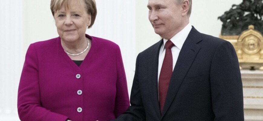 Меркель допомогла Росії підготувати вторгнення до України — Spiegel