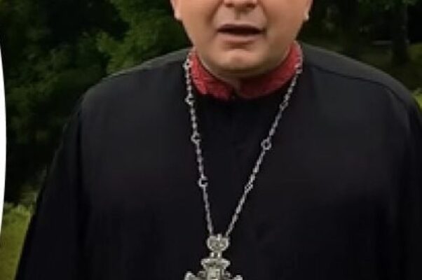 Чи можна носити в гаманці фотографії рідних: у церкві чітко відповіли
