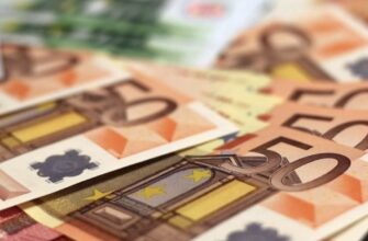 Курс валют на 22 жовтня: скільки коштуватимуть долар, євро і злотий