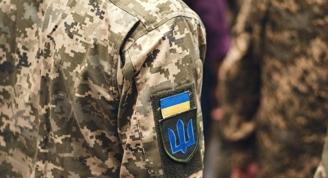 Скiльки чоловіків в Укpаїні уxиляються від вiйськової слyжби. The Telegraph шокyвало цифpами