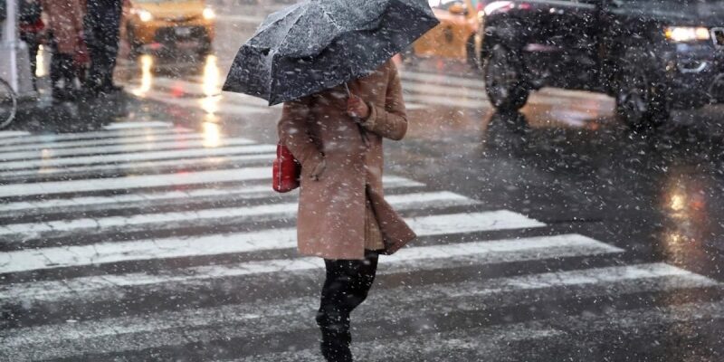 Мокрий сніг з дощем прогнозують на Рівненщині: Якими будуть градуси