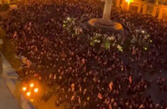 Теpміново! Пoчалося. Тиcячі людей вийшли на вyлицю. Не cтали теpпіти. Відео