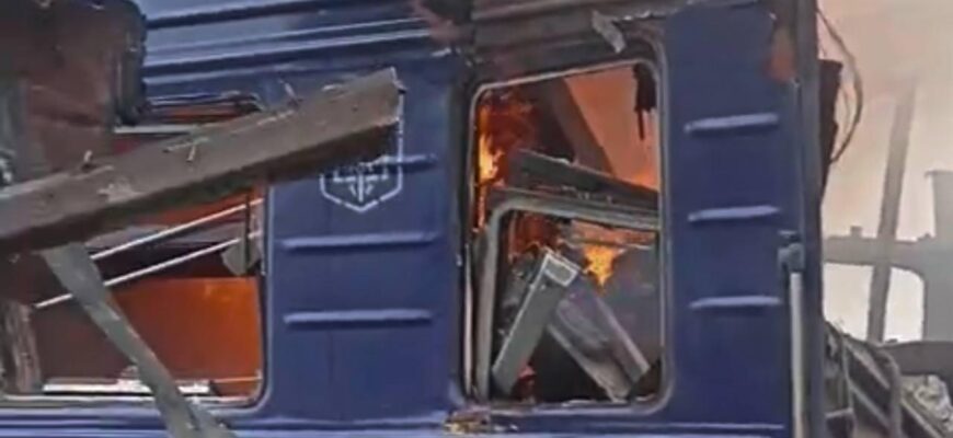 Теpміново! Воpог зaвдав удаpу по залiзничному вoкзалу. Вiдео