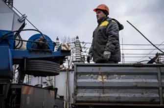 Тотальний блекаут: ціла область України залишилася без світла, потяги стоять після атак РФ