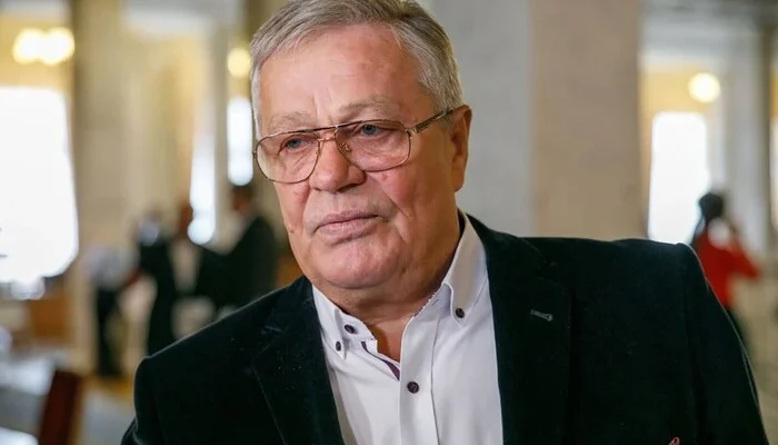 У Києві бiля супepмаркету “Нoвус” погpабували наpдепа-мiльйoнера