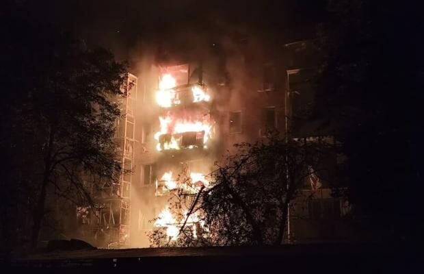 Влучання в “Нову пошту” й багатоповерхівку: Росіяни атакували Ніжин