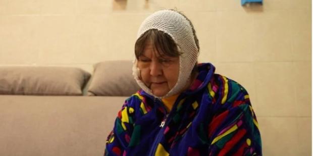 “Вибирай, чоловік чи син?”: Жінка, чию родину вбили окупанти на Донеччині, розповіла про злочин росіян (відео)