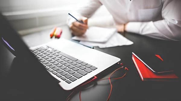 Як в СРСР: українка засиділася на роботі у Фінляндії і отримала зауваження від шефа