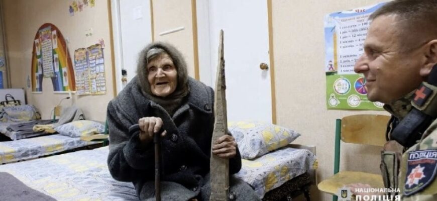 🕯Їй було 98 років: померла бабуся, яка пішки вийшла з Очеретиного на Донбасі та подолала близько 10 кілометрів