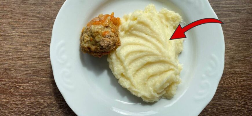 Ставлю каструлю з пюре в подушки: бабуся пояснила, навіщо це робили ще в 90-х – це хитрість для смаку