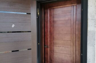 Вже помила вхідні двері з сіллю – тепер чекаю на зміни у житті та щастя. Бабуся каже: спрацює точно