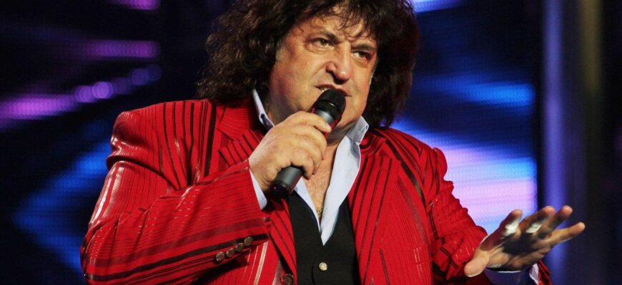 Іво Бобул зворушив мережу архівним фото: який вигляд мав співак у дитинстві