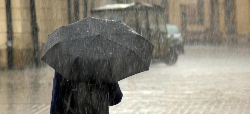 Серйозне похолодання атакує Україну: де литимуть сильні дощі