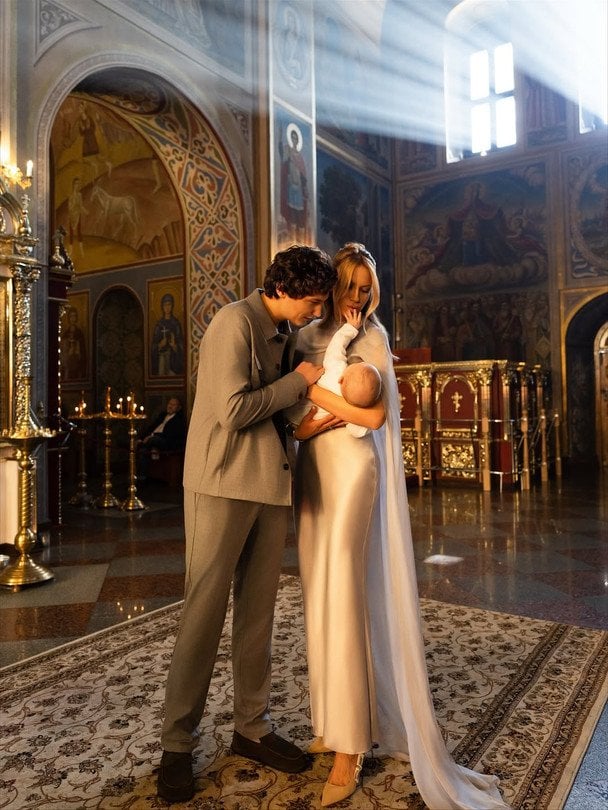 Леся Нікітюк із нареченим та сином / © instagram.com/special_my_profession