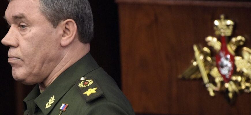 Полетіли голови: Герасимов звільняє генералів через свою брехню Путіну про Покровськ — джерело