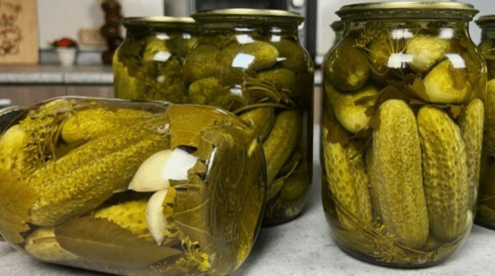 Хрускіт огірків буде чути в сусідній кімнаті: солю так уже 10 років