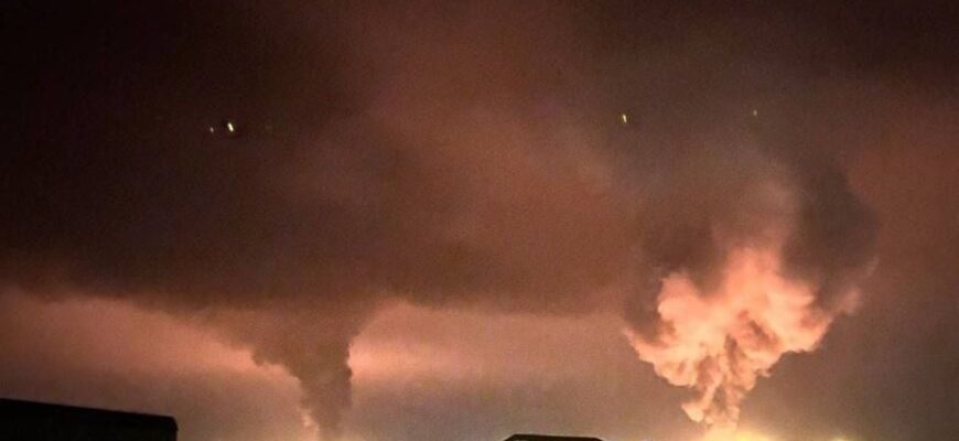 На Білгородчині палає велика підстанція: росіяни заявляють про приліт БПЛА