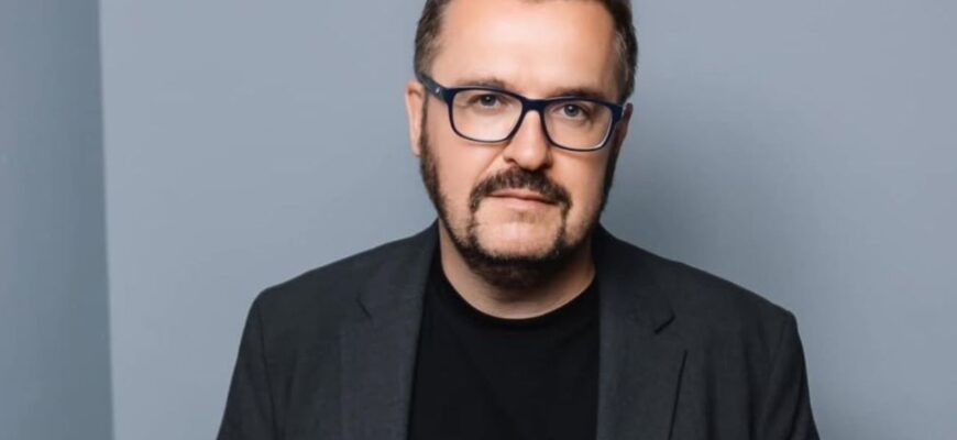 Всі думають троє, а їх може бути четверо: скільки насправді дітей у 52-річного Олександра Пономарьова?