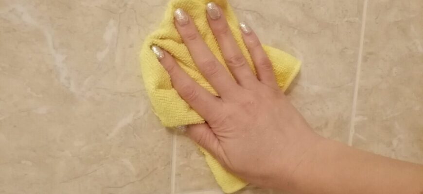 Так робить моя бабця – господиня “старої школи”, а тепер і я: 1 ложка у воду, і плитка блищить – трюк працює