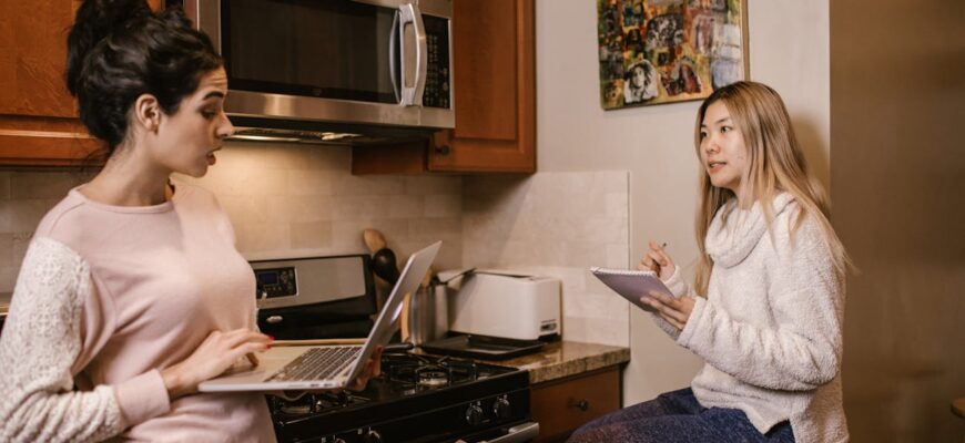 4 хитрощі з мікрохвильовою піччю, що спростять ваше життя: ви здивуєтеся, чому ніколи раніше цього не робили