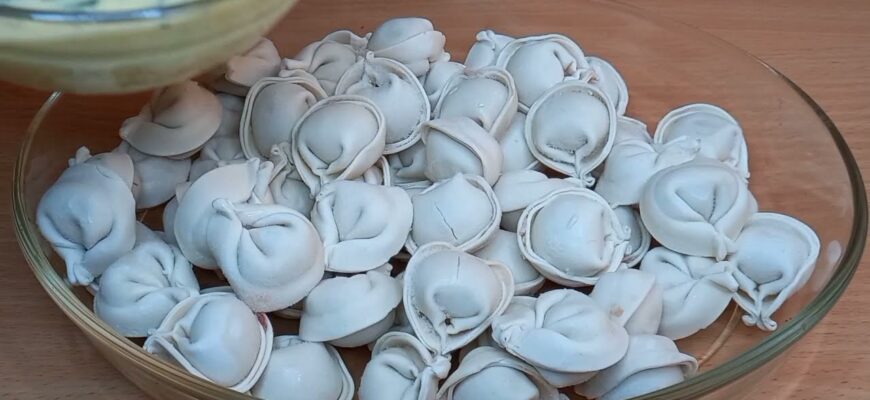 180 пельменів за 1 вечір – і морозилка забита на місяць: це чудо-тісто не рветься навіть у невмілих руках