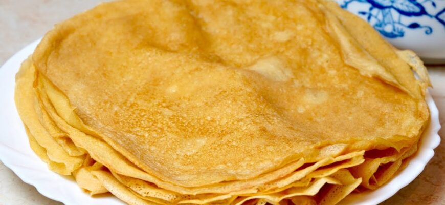 Додаю в тісто 1 незвичний інгредієнт – і млинці виходять ажурні й не рвуться. Рецепт, перевірений роками