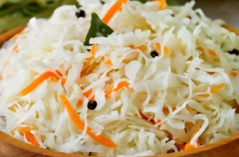 Цей рецепт квашеної капусти з 5 інгредієнтів підкорив Мережу: хрумка та ароматна, без маринаду