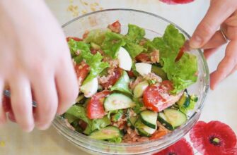 Смачнючий салат “Флора” без грама майонезу та метушні з варінням – ну дуже легка вечеря за 10 хвилин