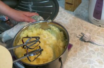 Товчу картоплю на пюре так уже років 15 – міксером, але на клейстер не перетворюється: консистенція – золото