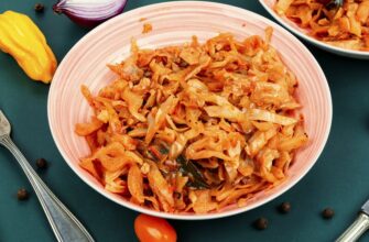 Посмажте квашену капусту із цим інгредієнтом – вийде смачна страва