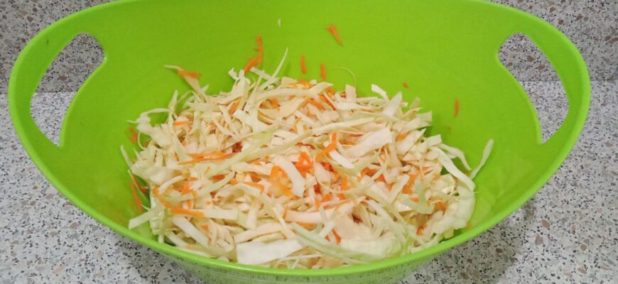 Точно знаю, як обрати капусту для квашення: 2 основні ознаки, що качан підійде для корисної закуски