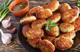 Знайшла в маминому зошиті рецепт “Брежнєвських котлет”: 8 продуктів, а смак – прямо з дитинства