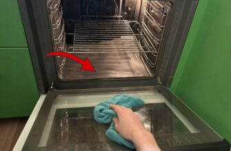 Купила 2 літри найдешевшого оцту й повторила пораду маминої кумасі: через 1 годину духовка блищить, як нова