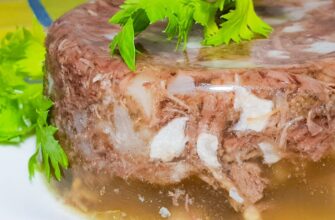 3 господинь запитали, на чому краще варити холодець: всі дали однакову відповідь – 1 інгредієнт