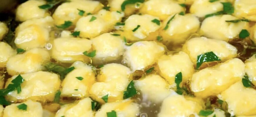 Суп з галушками — люблю його з дитинства і готую донині, дуже простий рецепт