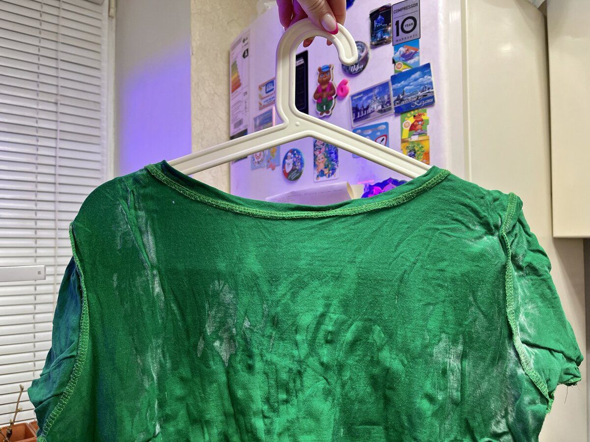 Експерти пояснили, як за допомогою оцтового розчину зберегти одяг кольоровим надовго