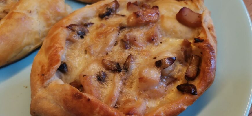 Ці слойки тануть у роті: беру 400 г м’яса, і готую хрусткі конвертики. 10 хв на тісто + 25 хв на випікання