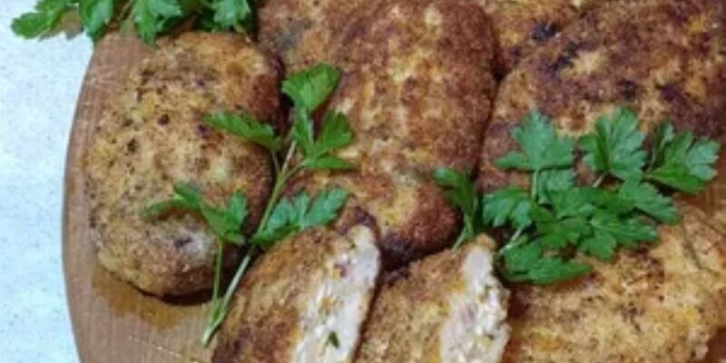 Додайте це до фаршу – і курячі котлети нагадають вам смак дитинства. Швидкий рецепт