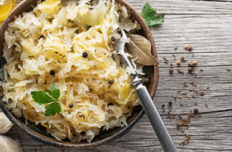 Так ви ще не квасили капусту: додайте до рецепта один інгредієнт — смак здивує