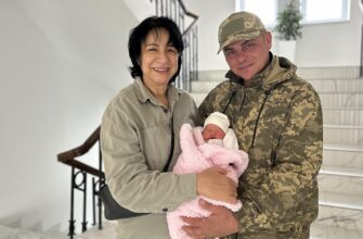 Мама в 52! Як військовослужбовиця, яка вже має внучку, наважилася знову народити дитину