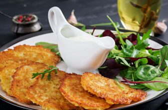 Що додати в деруни, щоб були золотавими і смачними: секретний інгредієнт, який є на кожній кухні