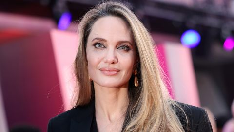 Анджеліна Джолі побувала у Херсоні, а її водія забрали до ТЦК: подробиці